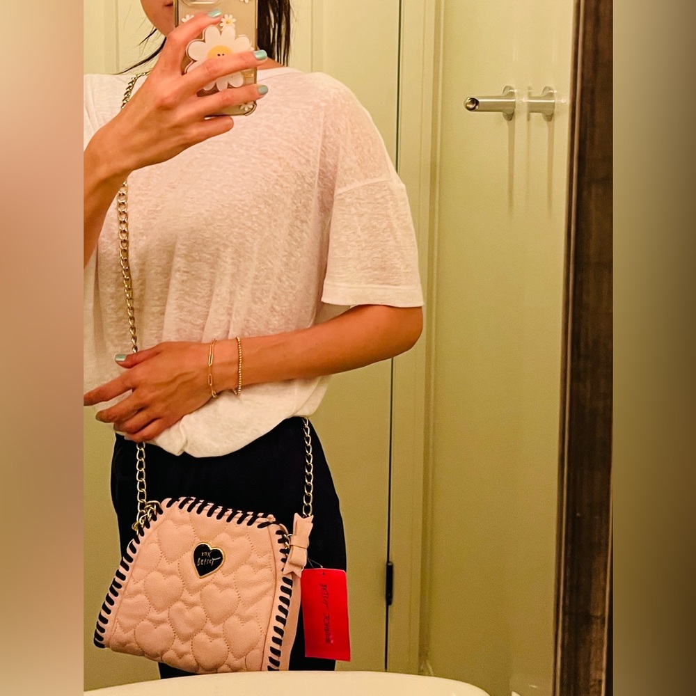 1 Hr! NWT Betsey Johnson quilted heart crossbody - Picture 10 of 10